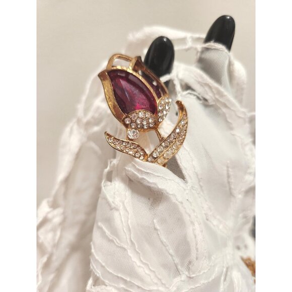 Red Tulip Brooch Surrounded by Rhinestones and Gold Tone frame Rose Bud Brooch - Picture 5 of 10